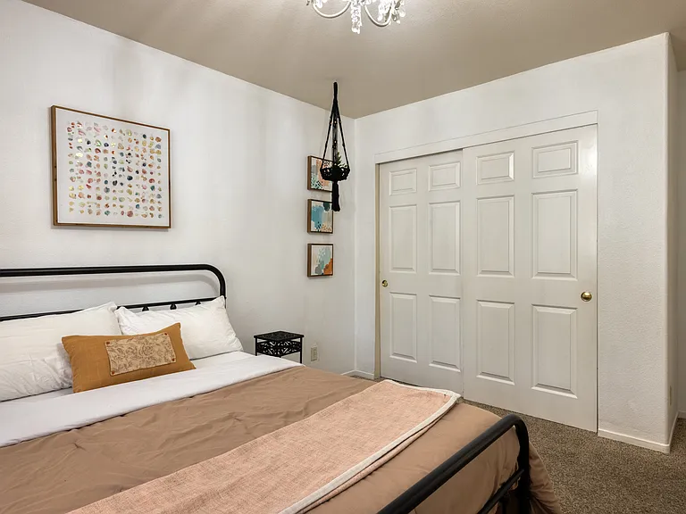 2310 S Hampton Cir — Photo 23