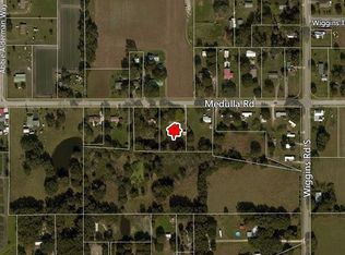 3205 Medulla Rd, Plant City, FL 33566
