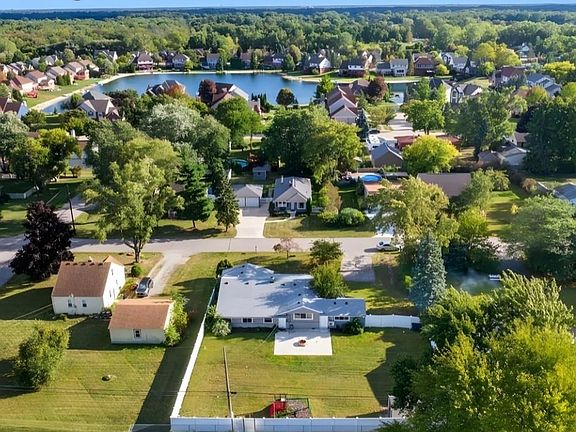 2nd image of 2075 Gulliver Dr
