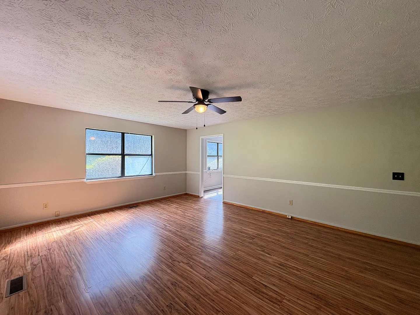901 Locke Drive, Oxford — Photo 2