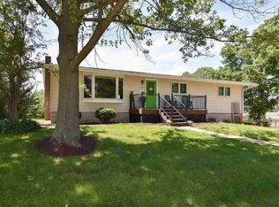 603 Franklin St, Victor, IA 52347