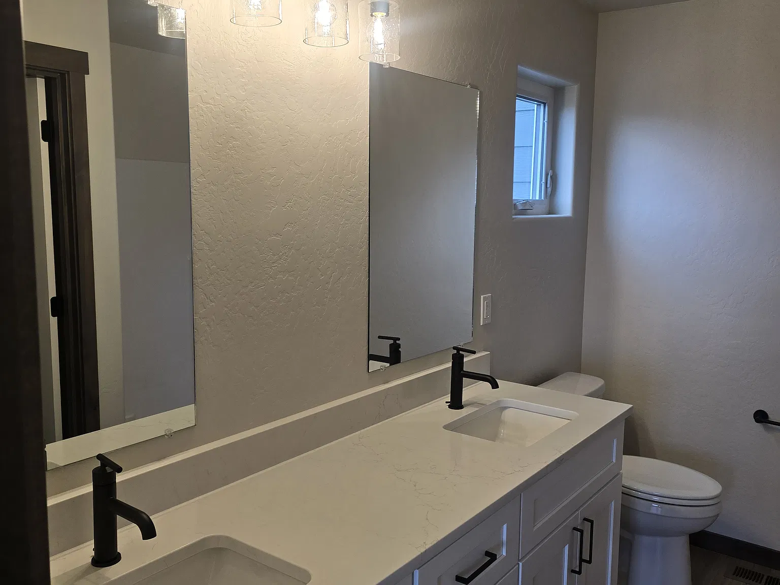 3 bed, 1250 sqft, $2,600 — Photo 2