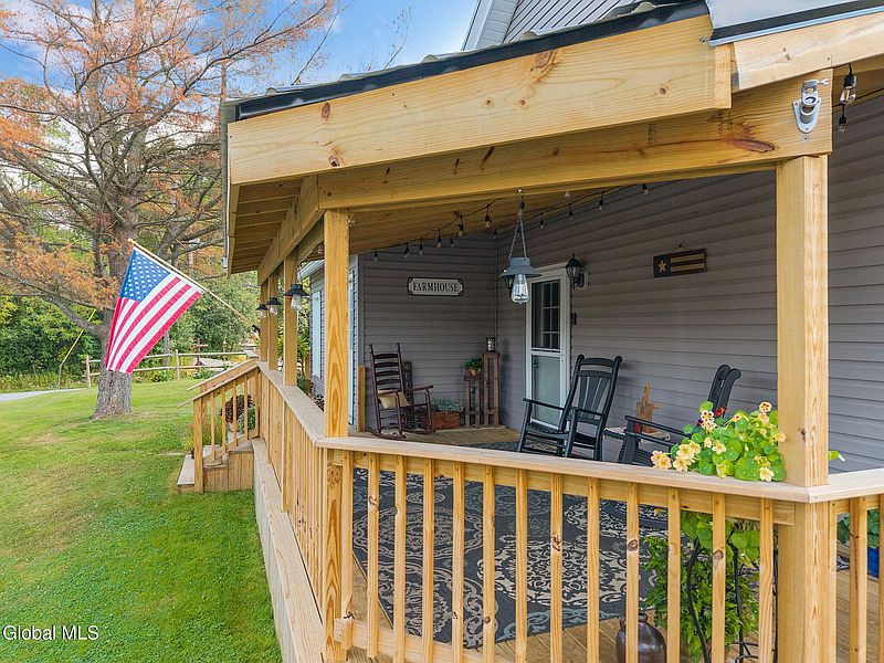 4th image of 387 Mudge Road