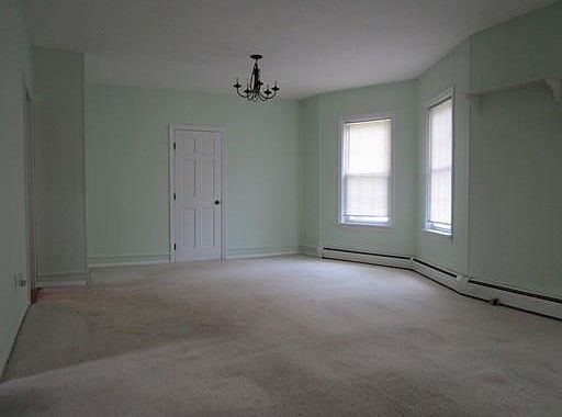 3rd image of 19 Baldwin St