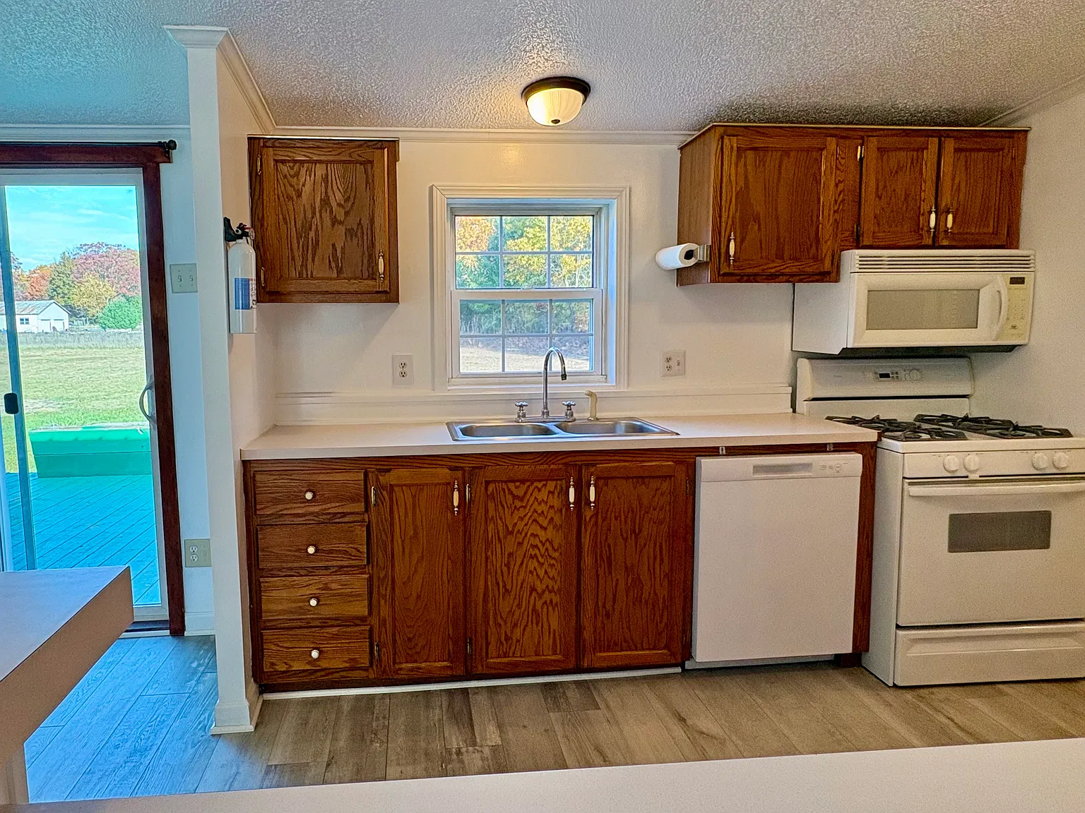 3 bed, 1500 sqft, $1,750 — Photo 2