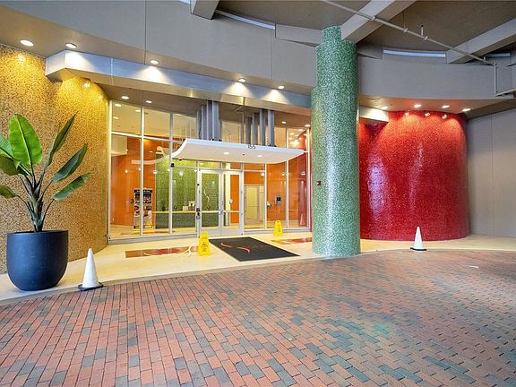 4th image of 155 Court Ave #2510