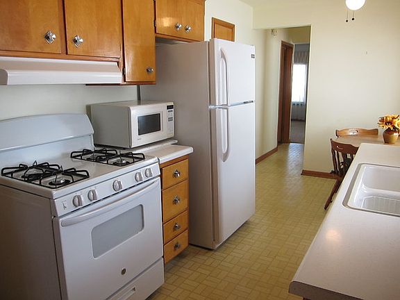 4th image of 6016 N Newburg Ave