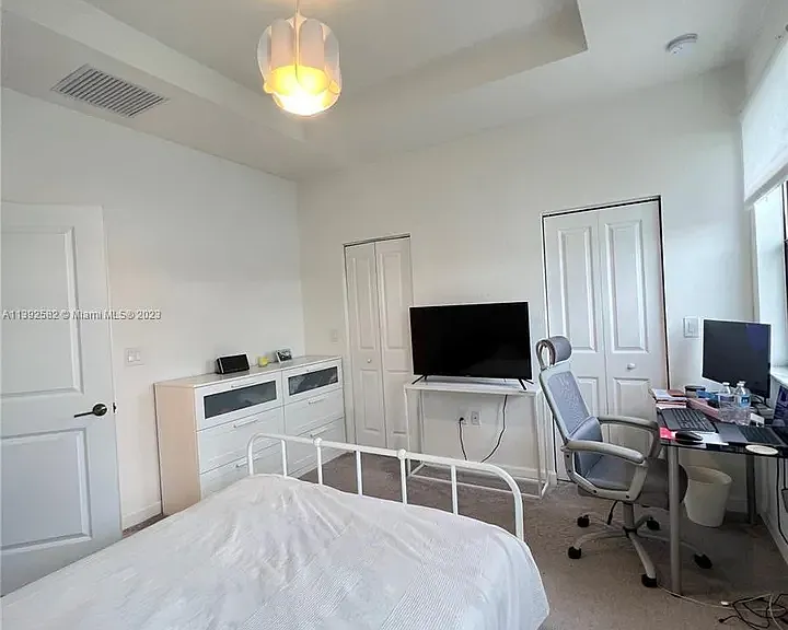 20610 NE 5th Pl — Photo 19