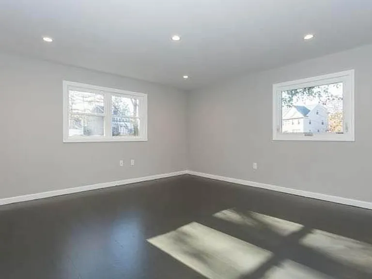 115 Grove St — Photo 13
