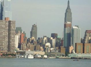 4 Regency Pl, Weehawken, NJ 07086