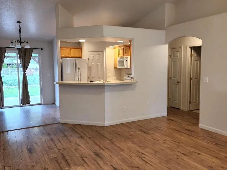 1199 Condor Dr — Photo 4