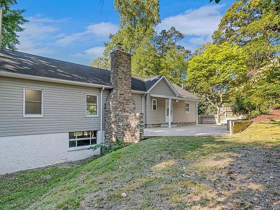 4th image of 552 Beech Dr