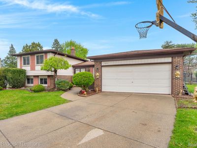 5076 Tyler Dr, Troy, MI, 48085