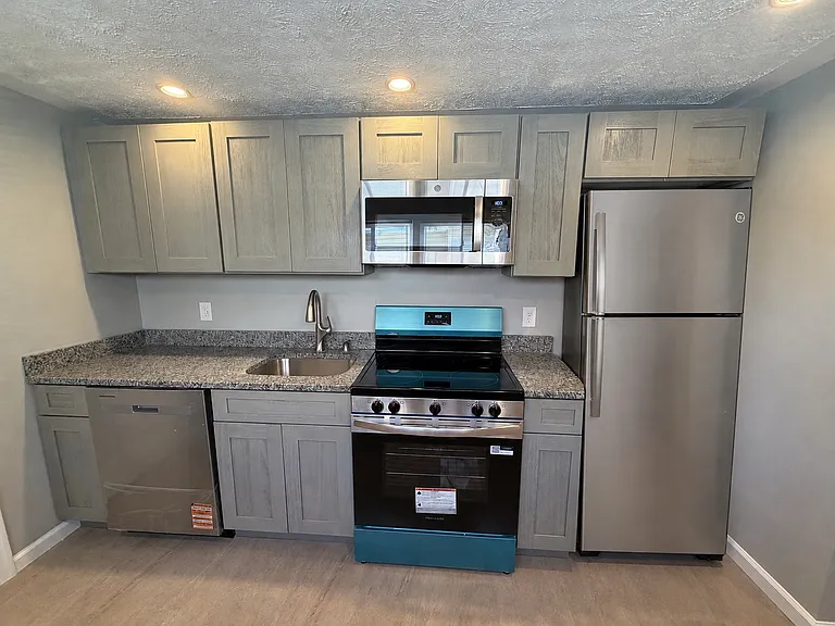 730 Boulevard Ave #2 — Photo 6