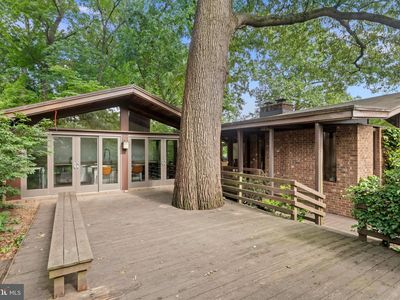 2825 Lorcom Ln, Arlington, VA, 22207