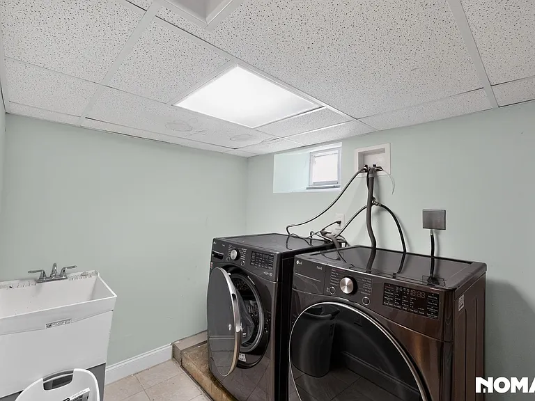 442 Westshire Dr — Photo 28