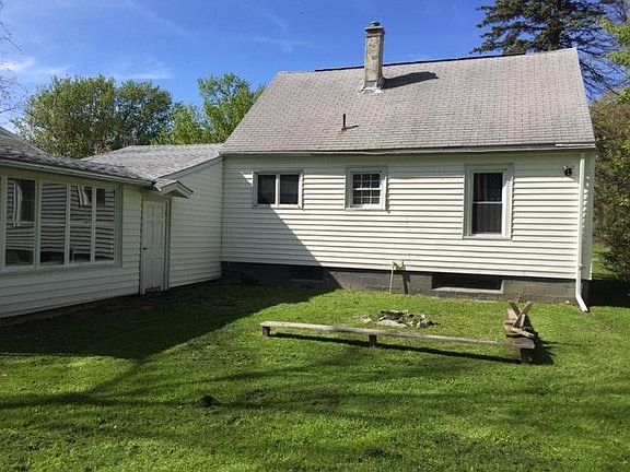 Back Yard w/ Fire Pit