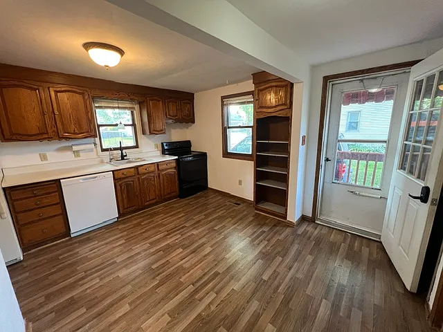 304 S James St — Photo 17