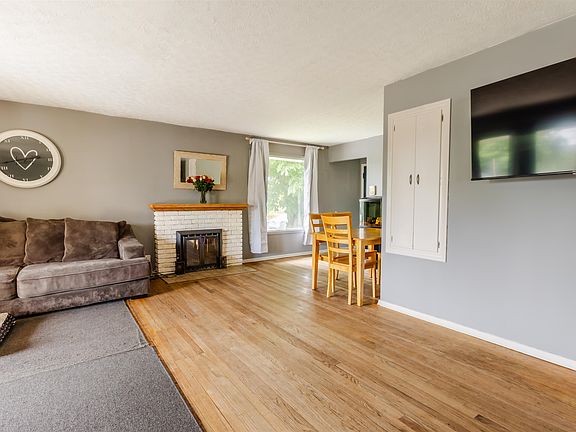 5th image of 3604 E Fairview Ave