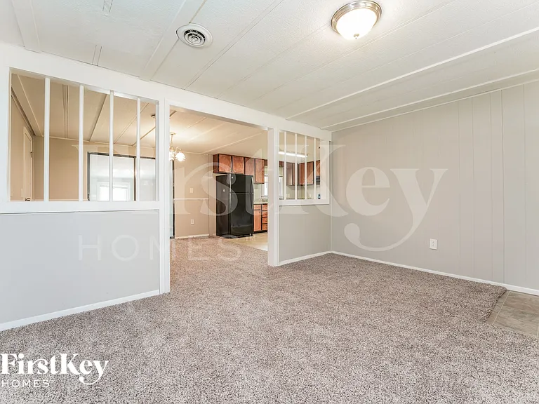 1078 W Adrian Cir SW — Photo 4