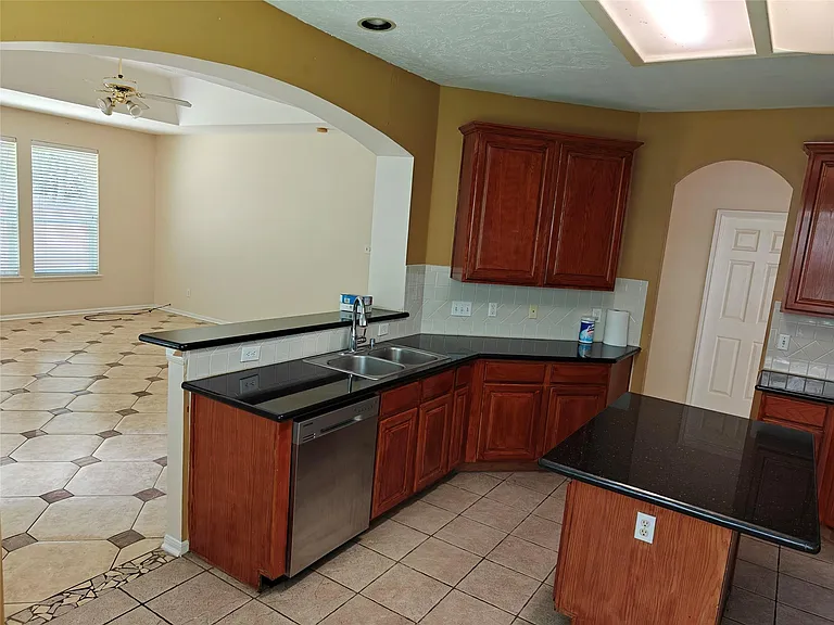 15319 Truslow Point Ln — Photo 14