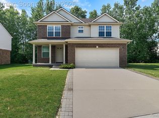 39115 Huron Pkwy, Westland, MI 48185
