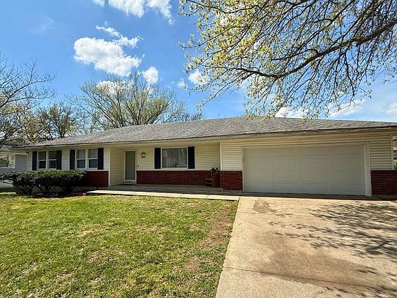 2nd image of 944 Ridge Dr