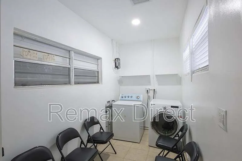 3 bed, 2.0 bath, $3,000 — Photo 3
