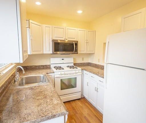 5th image of 72 Winslow Ave Floor 2