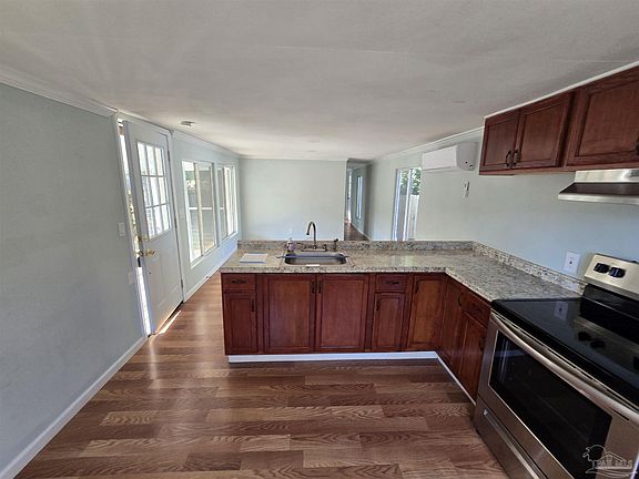 5th image of 463 Mapleleaf Cir