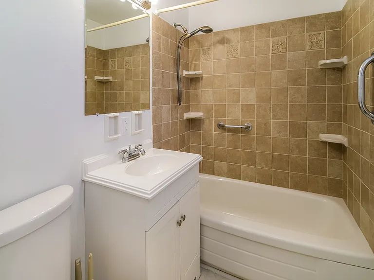 211 Andora Dr — Photo 9