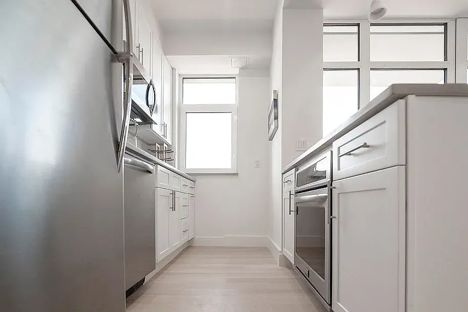 85 Rogers Ave — Photo 3