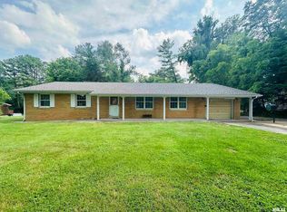 2017 State St, Eldorado, IL 62930