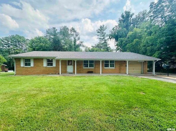 2017 State St, Eldorado, IL 62930