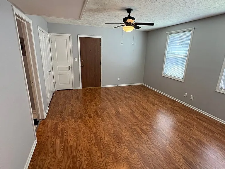 3166 Davenport St — Photo 2