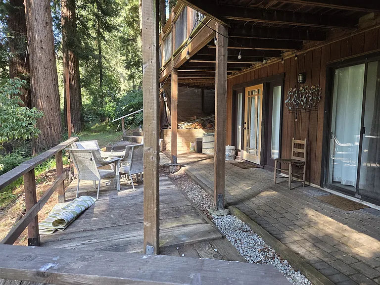 Cathedral Dr — Photo 12