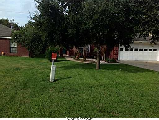 2nd image of 2104 N Red River Dr
