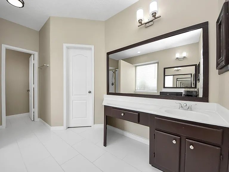 435 Leisure Dr — Photo 27