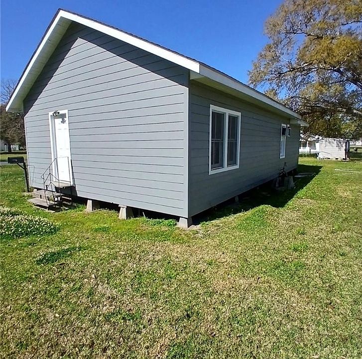 2nd image of 802 N Trahan Ave