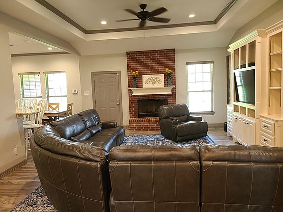 5th image of 1409 Dyann Dr