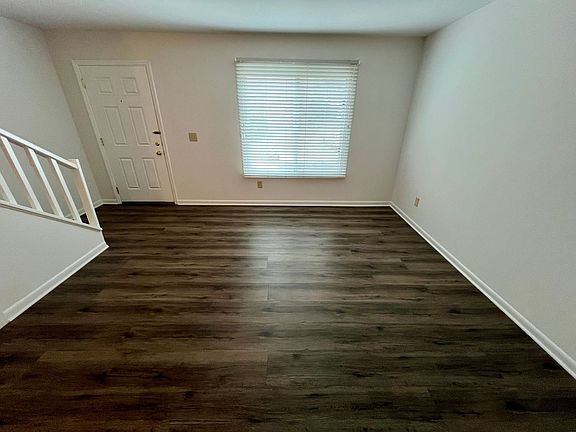 2nd image of 602 Picadilly Sq