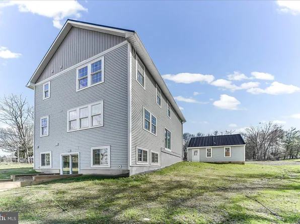 244 W Summit Ave, West Grove, PA 19390