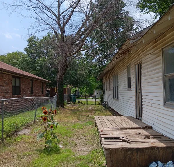 1231 E Jackson Ave N — Photo 3