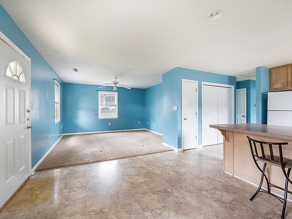 4th image of 1308 McKinney Ave