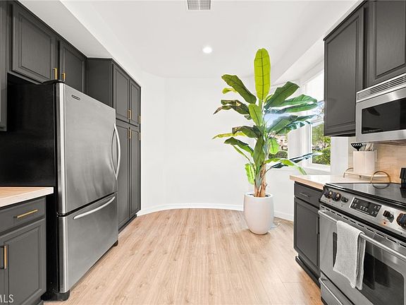 5th image of 38521 Glen Abbey Ln
