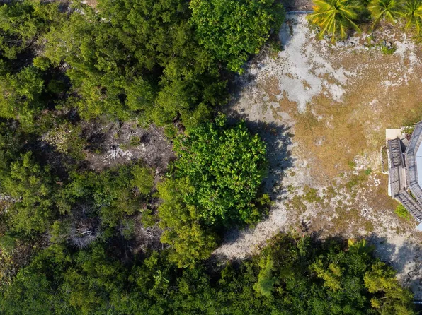 E Cahill Ct, Big Pine Key, FL 33043