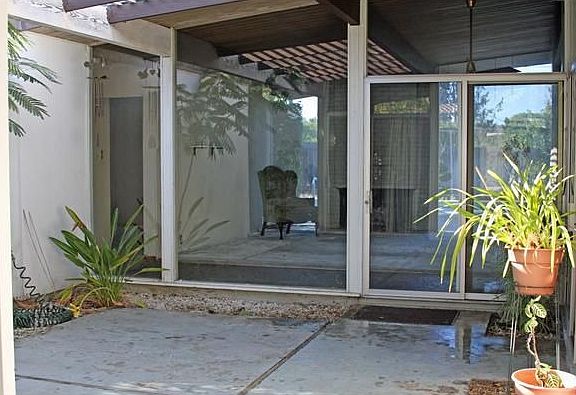 Artium to Living area