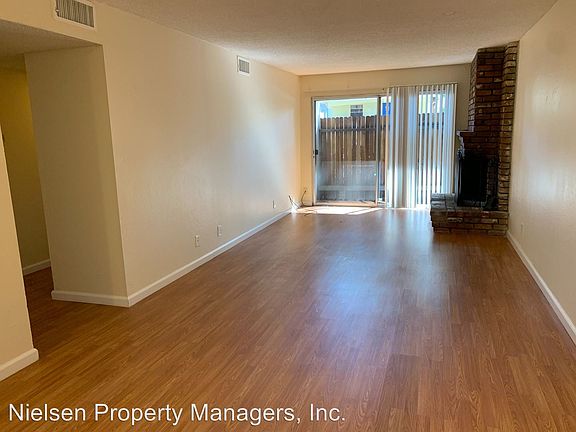 3rd image of 2815 E St APT 01
