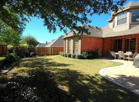3rd image of 1112 Navarro Dr