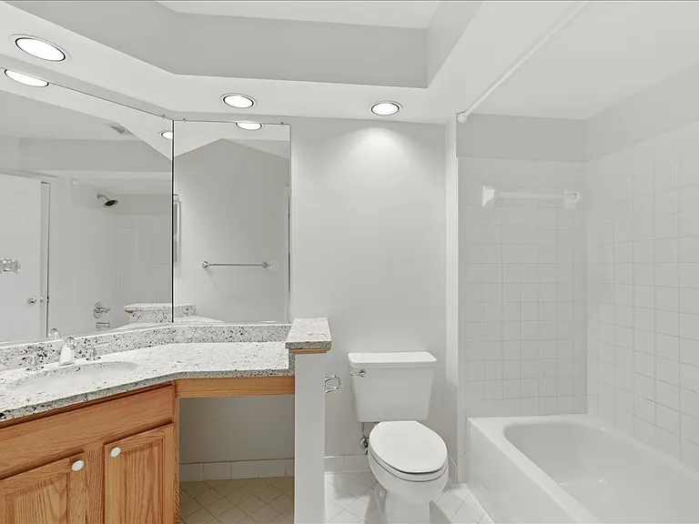 1304 Garden Wall Cir #F — Photo 17